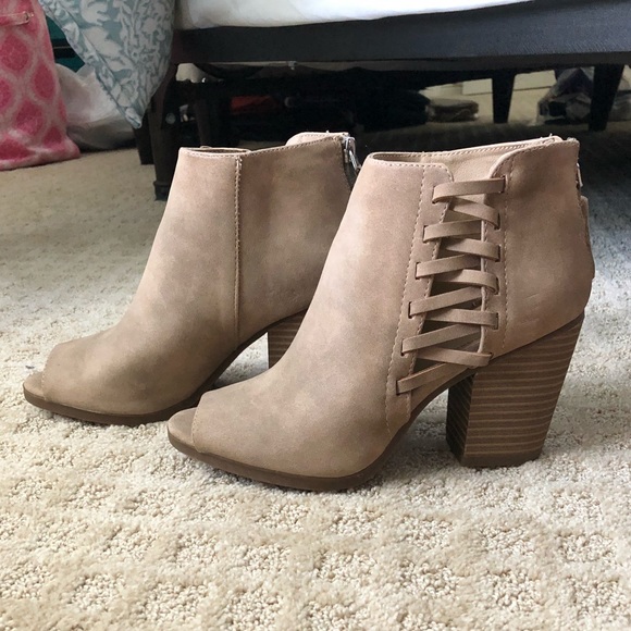kenneth cole peep toe booties
